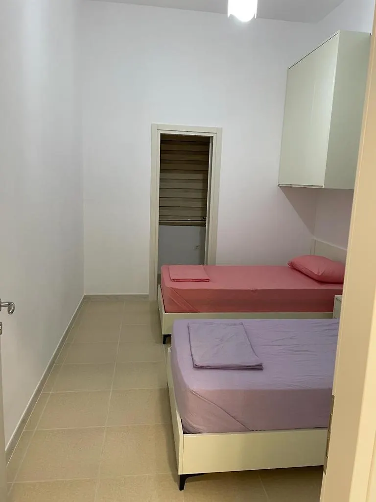 Vlorë Kathleen Holidays Appartaments דירה
